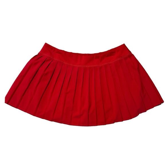 Upgrade Your Athletic Wardrobe with Lacoste's Sport Red Skort Size 40 Like New - Picture 2 of 3